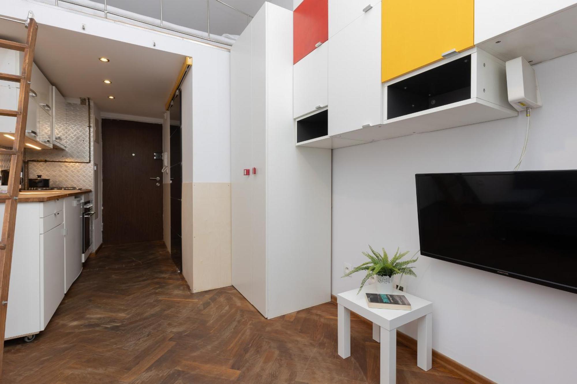 Apartment Cozy For 3 Guests Near Centrum Praskie Koneser By Renters