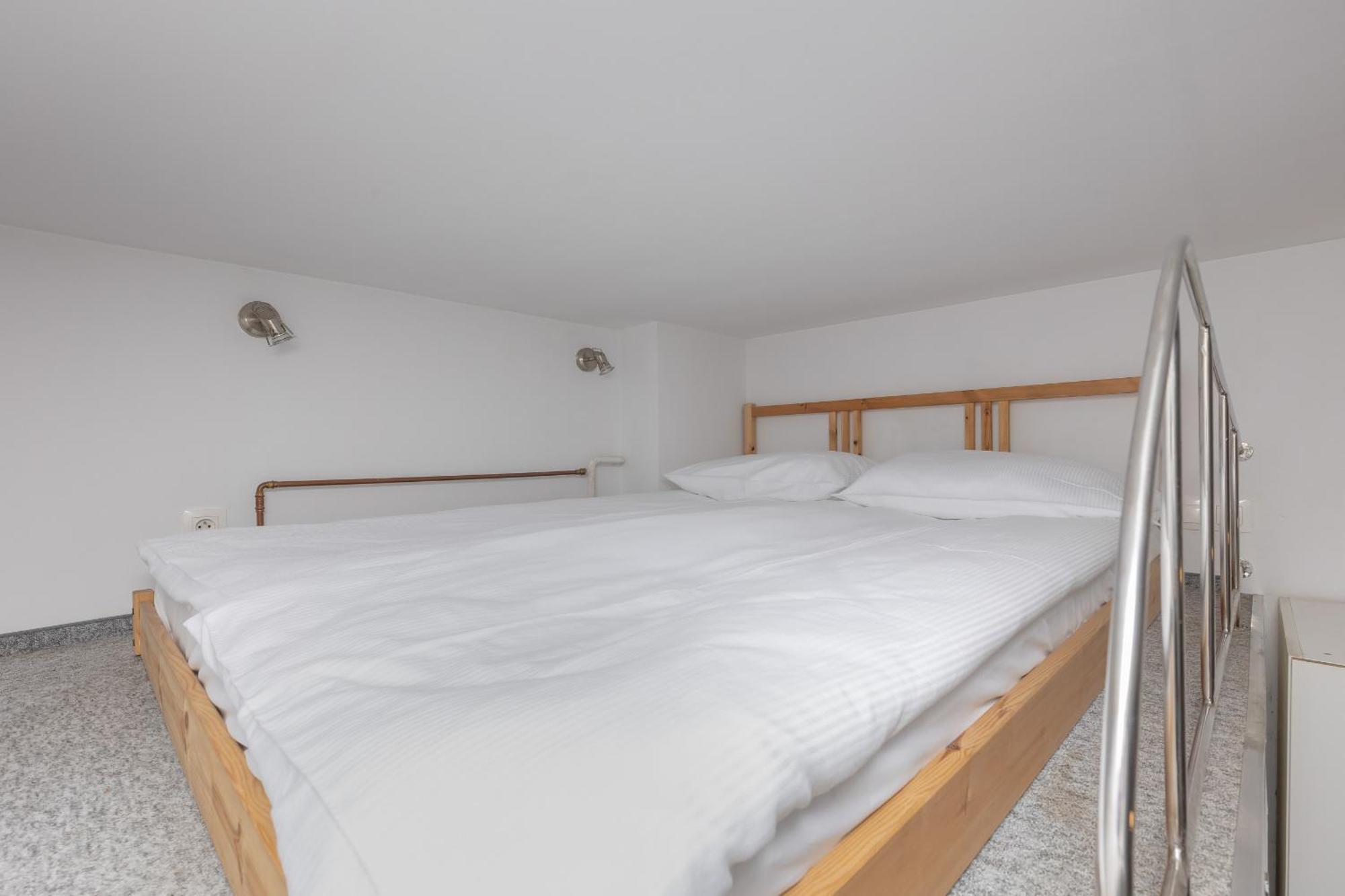 Cozy For 3 Guests Near Centrum Praskie Koneser By Renters Apartment Warsaw
