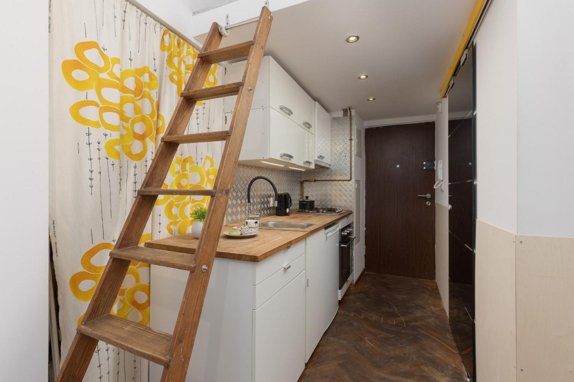 Cozy For 3 Guests Near Centrum Praskie Koneser By Renters Apartment Warsaw